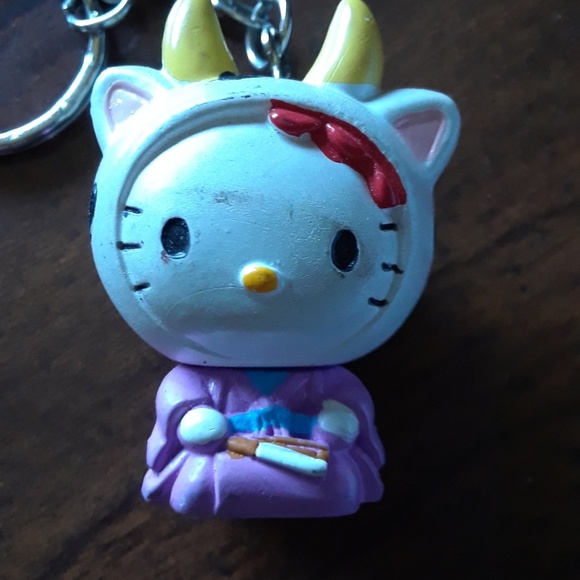 Hello Kitty Keychains 2 Cases Stickers Notebook - Picture 5 of 8